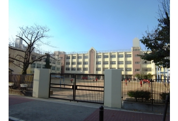 波除小学校　約400ｍ