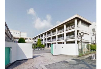 第五中学校　約1300ｍ