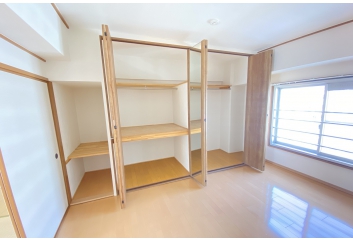 収納が大きく、荷物の多い方も安心です。
