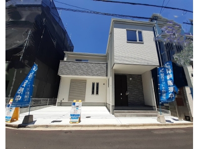 間口約9mで広々！この間口だからこそ並列駐車が可能！