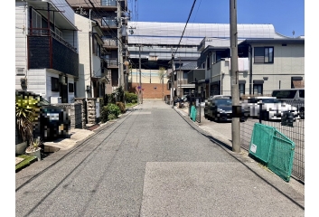 前面道路との高低差僅か
