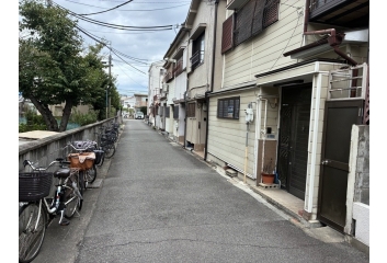 前面道路：西側幅員約3.6m間口約5.9ｍ