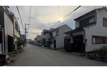 前面道路含む外観