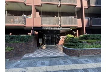 オートロック付きマンションでセキュリティ面も安心です。